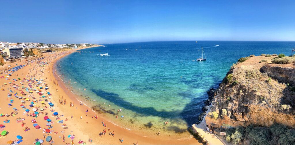 Best Time to Visit Albufeira: Balancing Budget, Weather & Vibes processed with moldiv