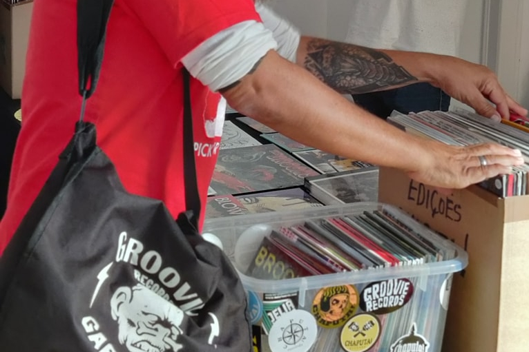 periferico loule mercado editoras vinil.jpg