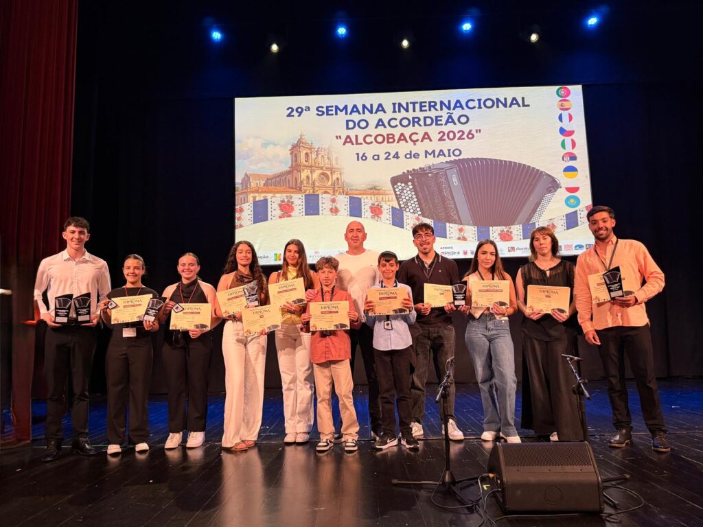 Festas da Cidade de Olhão 2026: Concerts by Os Quatro e Meia & Bandidos do Cante 2026.05.25 noticia sobre trofeu de acordeao em alcobaca 2026 prof. nelson conceicao com alunos.jpeg