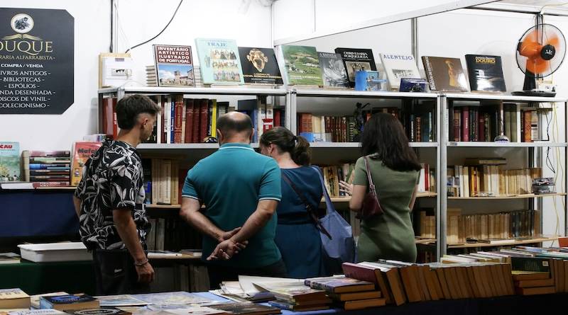 feira livro arquivo cmt 2025.jpg