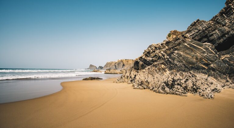 Algarve Wedding Guest Guide: Stay, Travel & Wear